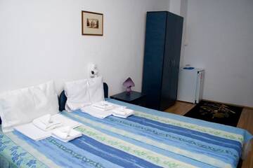 Фото номера Двухместный номер с 2 отдельными кроватями Хостелы Hostel Formenerg г. Бухарест 14