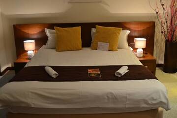Фото номера Улучшенный двухместный номер с 1 кроватью Отель Phoenicia Comfort Hotel г. Бухарест 5