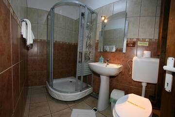 Фото номера Двухместный номер с 1 кроватью или 2 отдельными кроватями Гостевой дом B&amp;B Casa Mica Gueshouse г. Бухарест 10