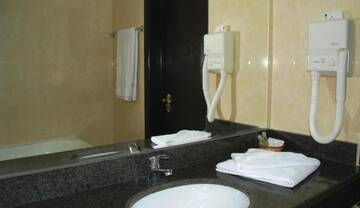 Фото номера Люкс с 1 спальней Отель Hotel Ancor г. Бухарест 11
