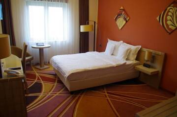 Фото номера Двухместный номер с 1 кроватью - Для курящих Отель BW Premier Collection Mari Vila Hotel г. Бухарест 7