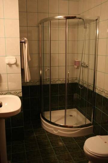 Фото номера Двухместный номер с 2 отдельными кроватями Отель Hotel Sir Lujerului г. Бухарест 10