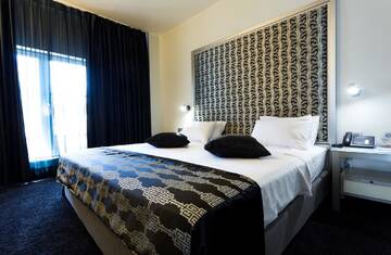 Фото номера Полулюкс Отель Hotel Central by Zeus International г. Бухарест 5