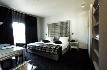 Фото номера Люкс Отель Hotel Central by Zeus International г. Бухарест 9