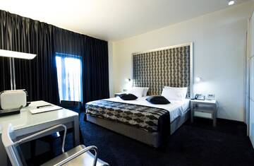 Фото номера Люкс Отель Hotel Central by Zeus International г. Бухарест 10
