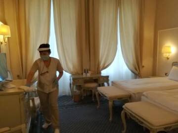Фото номера Двухместный номер Делюкс с 2 отдельными кроватями Отель Grand Hotel Continental г. Бухарест 2