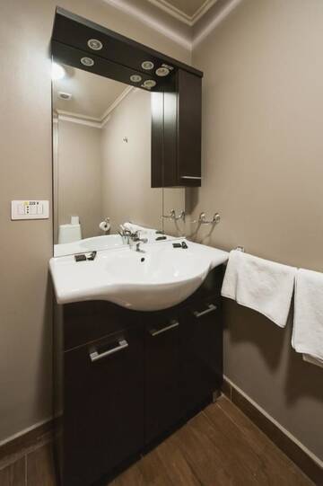 Фото номера Семейные апартаменты Отель Hotel Hemingway Residence г. Бухарест 7