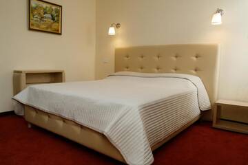 Фото номера Стандартный двухместный номер с 1 кроватью Отель Capitol Hotel г. Бухарест 16