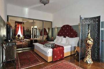 Фото номера Номер с кроватью размера «king-size» и балконом Отель Hotel Boutique Vila Arte г. Бухарест 2