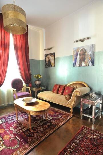 Фото номера Номер с кроватью размера «king-size» и балконом Отель Hotel Boutique Vila Arte г. Бухарест 3