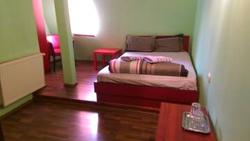 Фото номера Двухместный номер с 1 кроватью Хостелы Hotel Casa Verde Prosper г. Бухарест 9
