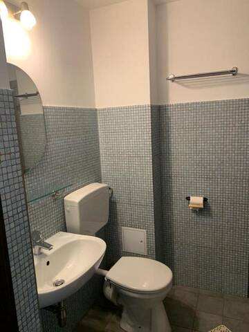 Фото номера Двухместный номер Делюкс с 1 кроватью Отель Happy Accomodation г. Бухарест 13